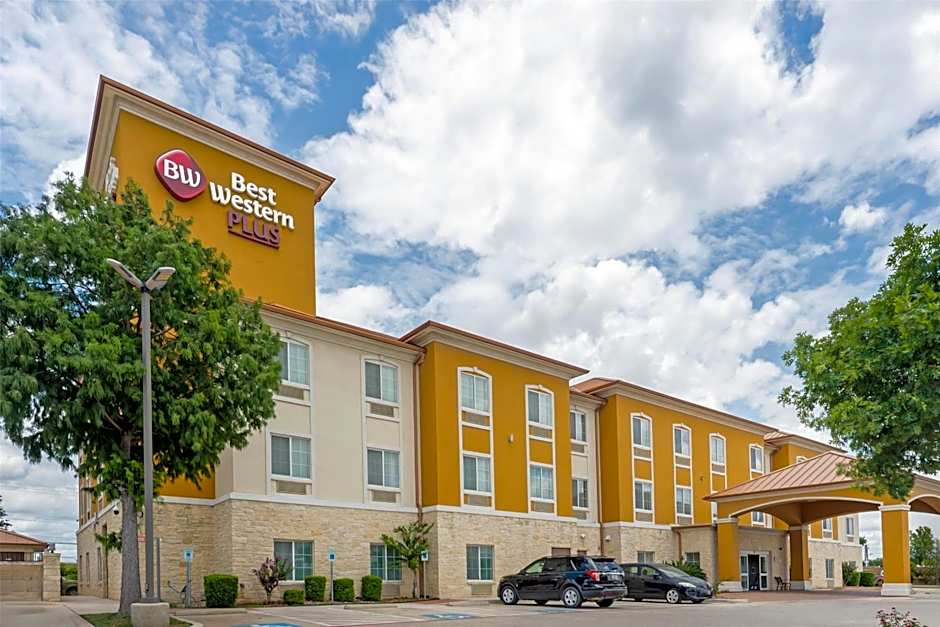 Best Western Plus San Antonio East Inn & Suites