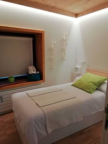 Single Room with Private Bathroom