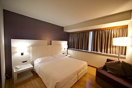 SUITE ROOM