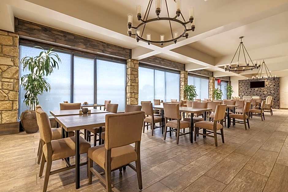 Embassy Suites By Hilton Hotel Tulsa-I-44