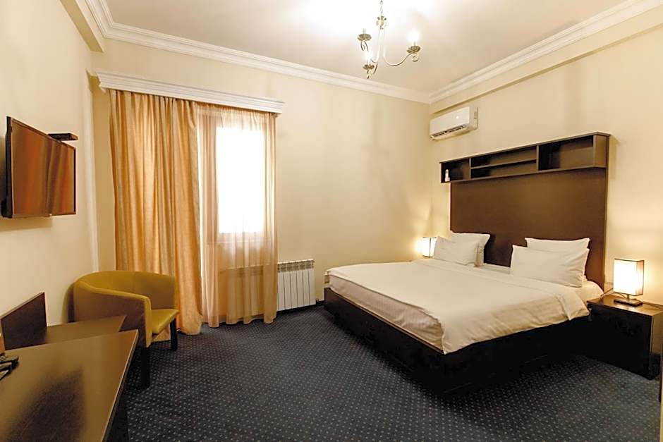 14 Floor Hotel