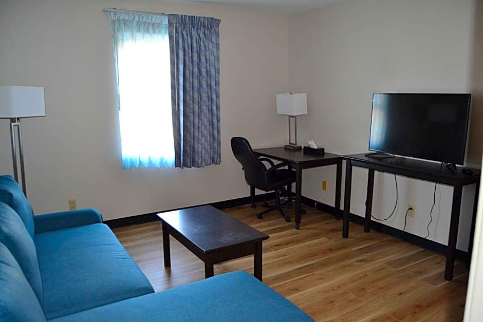 Days Inn and Suites by Wyndham Sikeston