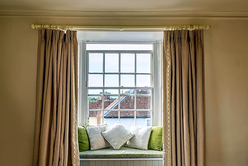 The Black Lion, Long Melford