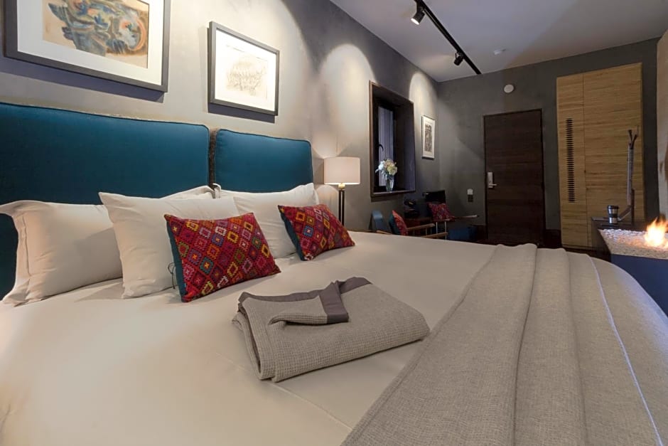 Uvence Arte + Hotel