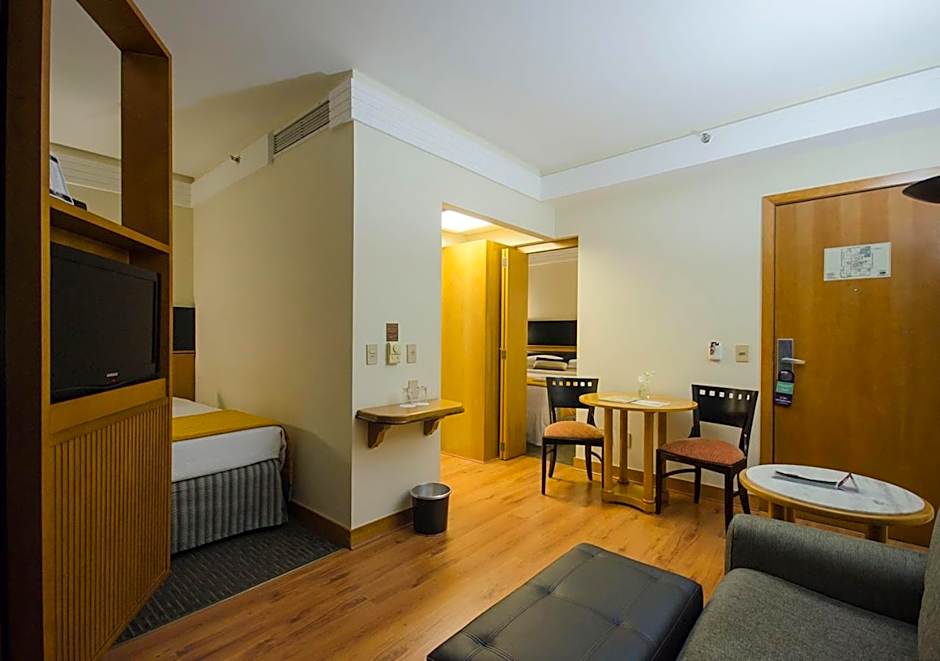 Estanplaza International