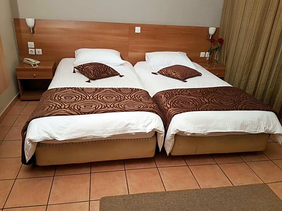 Photo 1 of 5 of Triple Room