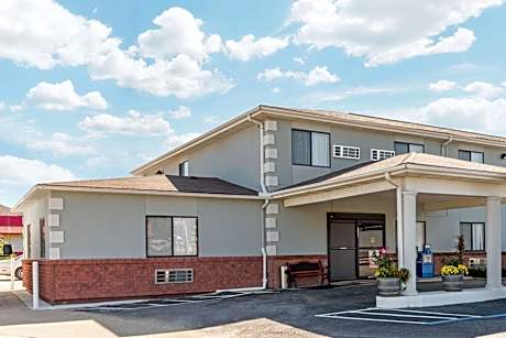 Super 8 by Wyndham Poplar Bluff Missouri