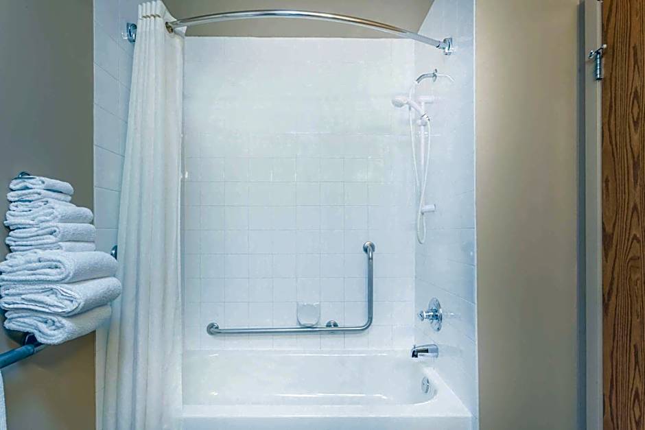 Super 8 by Wyndham Pincher Creek AB