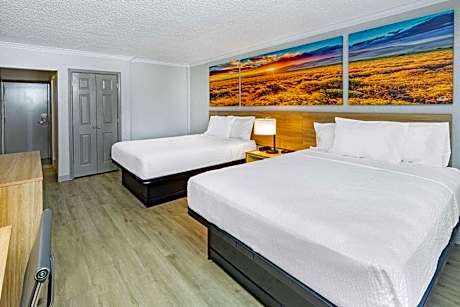 Queen Room with Two Queen Beds - Second Floor/Non-Smoking