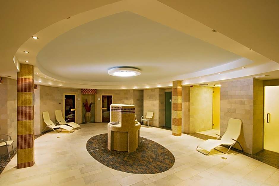 Rubin Wellness & Conference Hotel