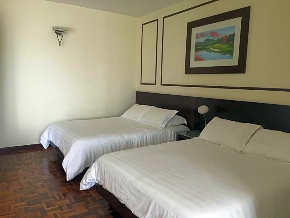 D savoy @ Famosa by MR