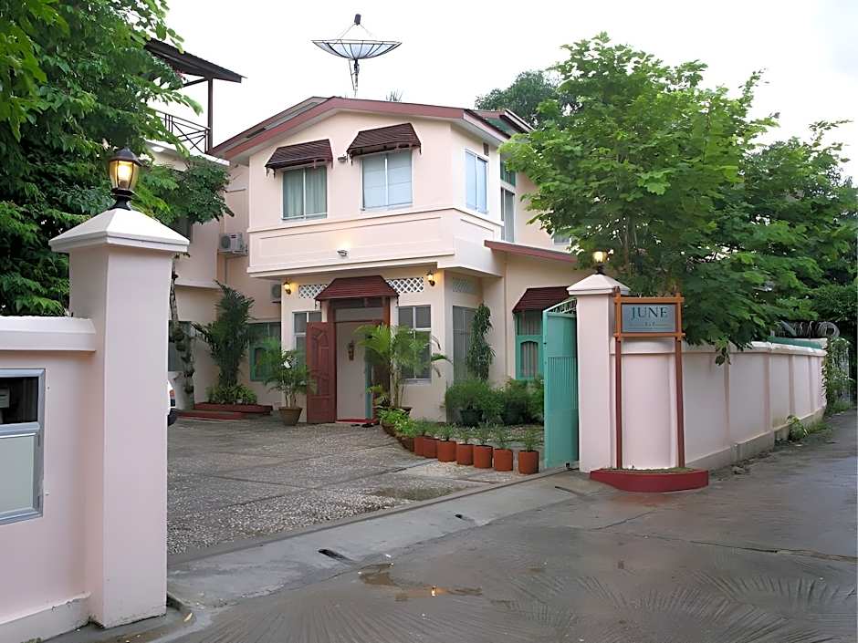 Hotel June Business Bed Breakfast