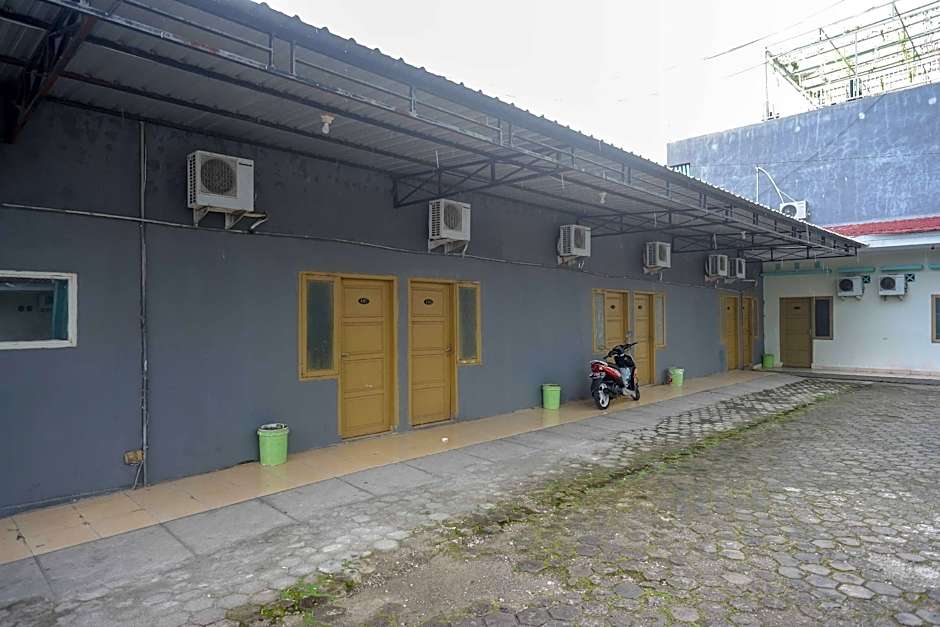 Urbanview Hotel Platinum Parepare