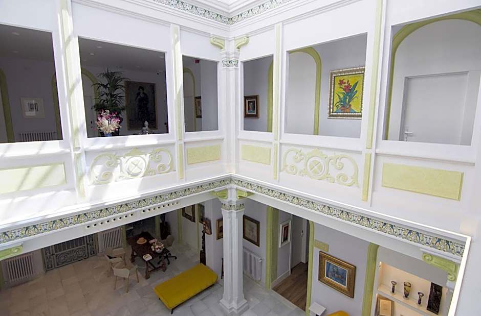 Hotel Oleum - Parking Gratuito bajo disponibilidad y reserva previa