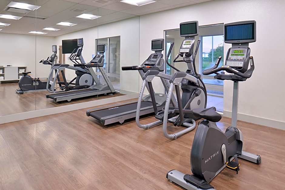 Holiday Inn Express & Suites Omaha Airport By IHG