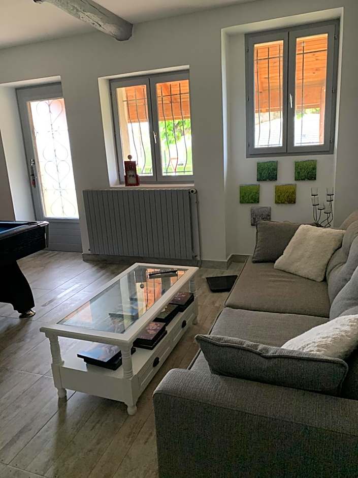 Maison Piscine et Jacuzzi