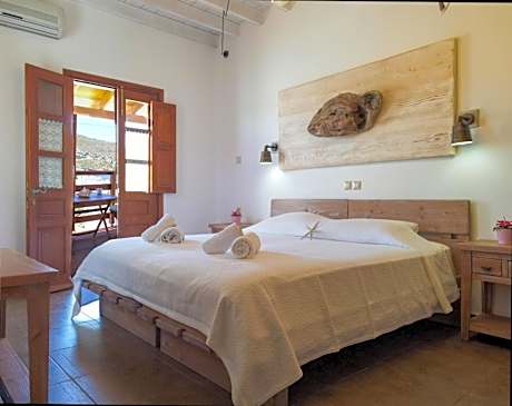 Two-Bedroom Apartment with Balcony and Sea View