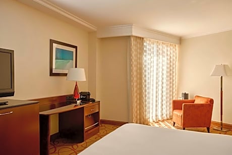 Deluxe Room with Partial Ocean View