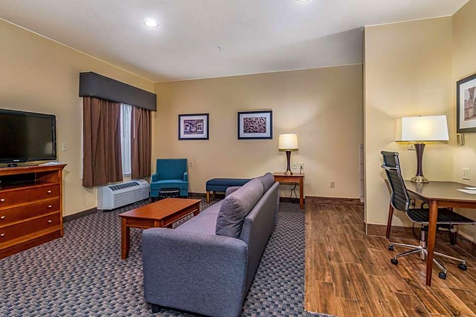 Best Western Plus Shamrock Inn & Suites