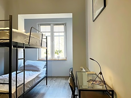 Bunk Bed in Mixed Dormitory Room