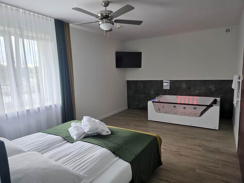 Anin Park Hotel
