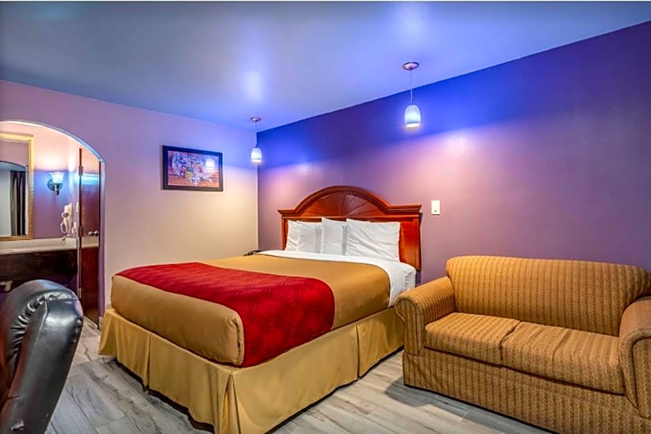 Econo Lodge - near Houston Medical Center-NRG Park