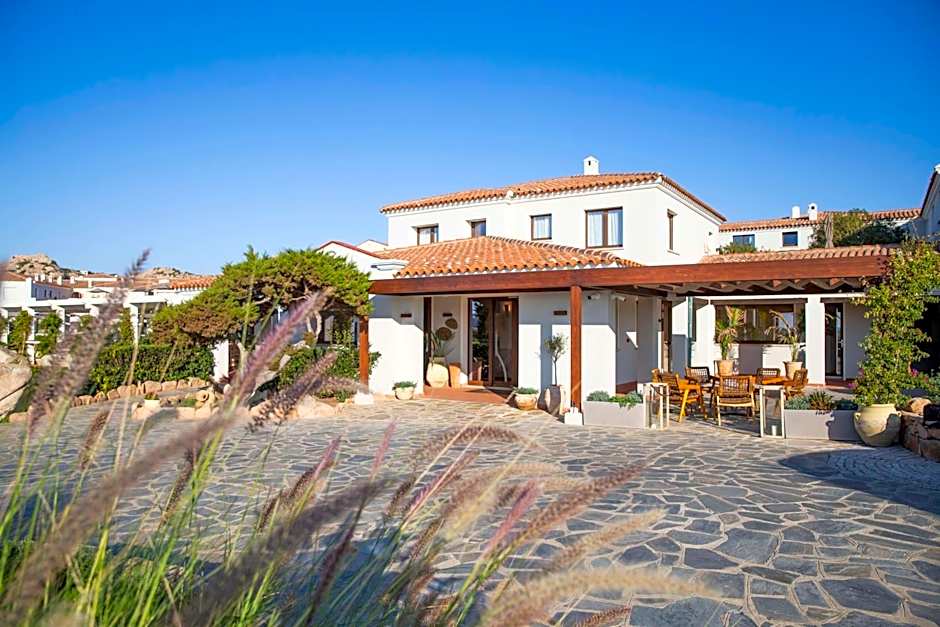 Mangia's Santa Teresa Sardinia, Curio Collection by Hilton