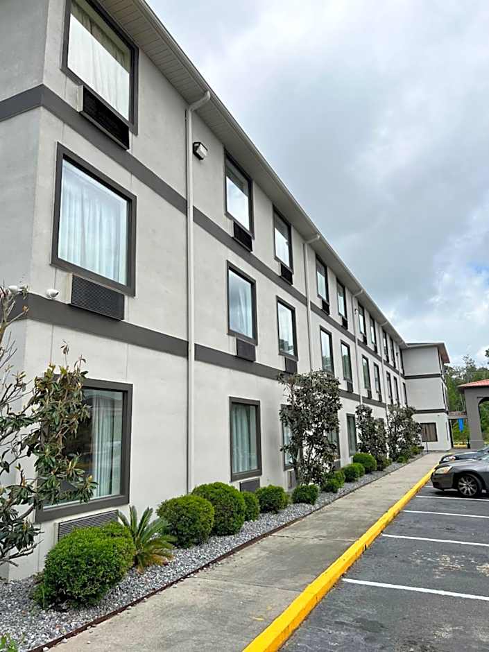 Quality Inn & Suites Biloxi - Ocean Springs