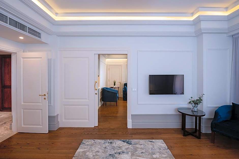 Maran Residence