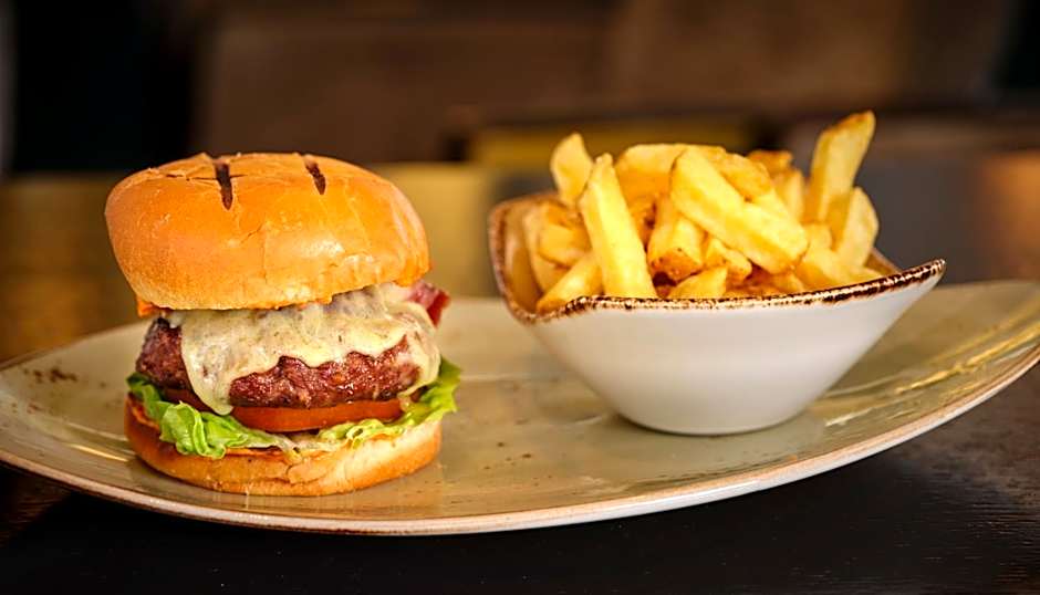 The College Green Dublin Hotel, Autograph Collection 