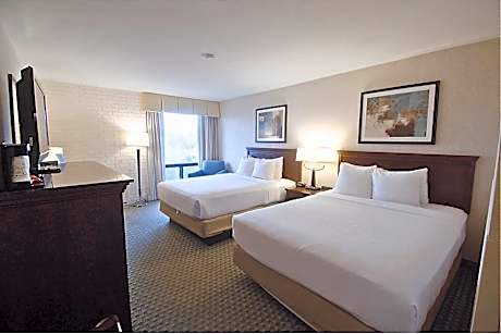 Standard Double Queen Room