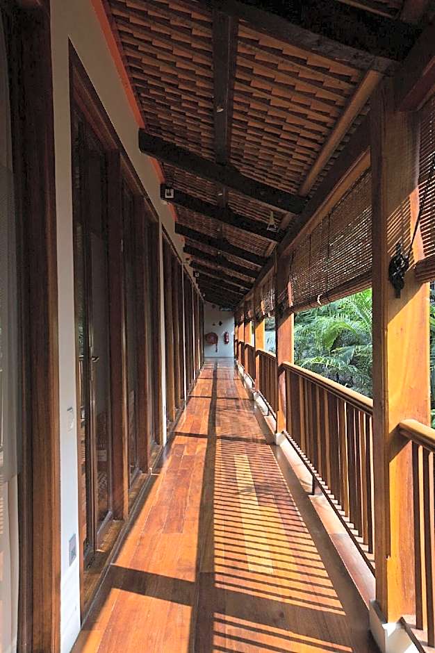Muntri Grove Hotel