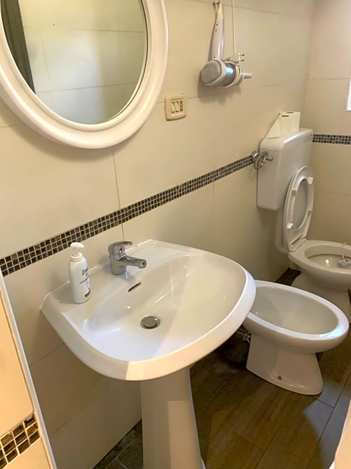 Short Stop Room