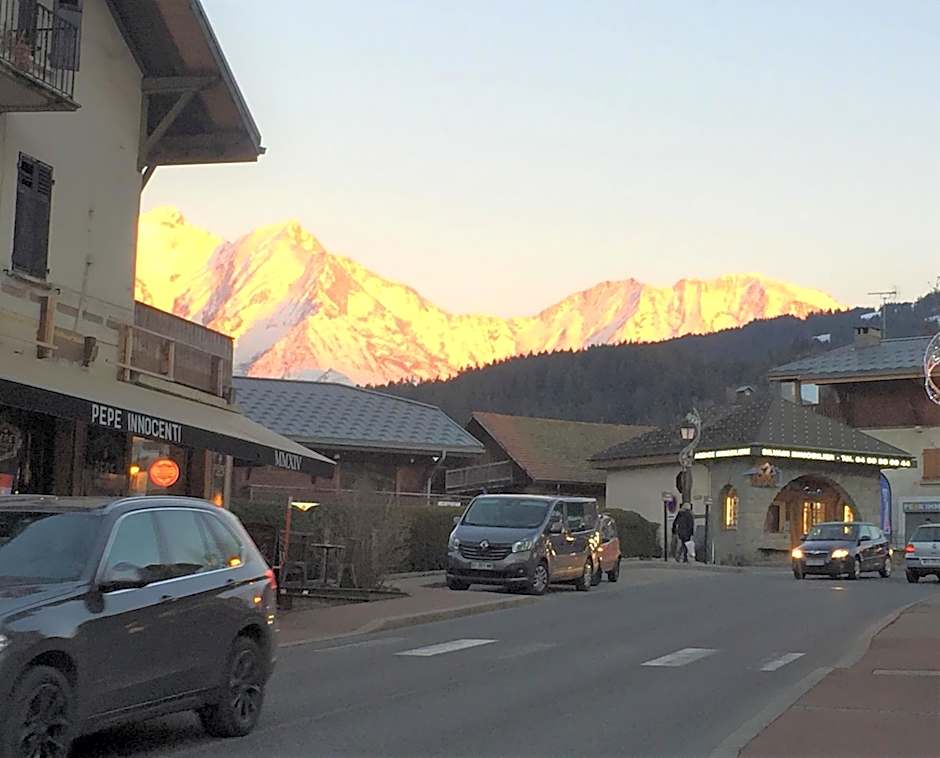 Luxury 2 Bedroom Apartment with view of Mont Blanc