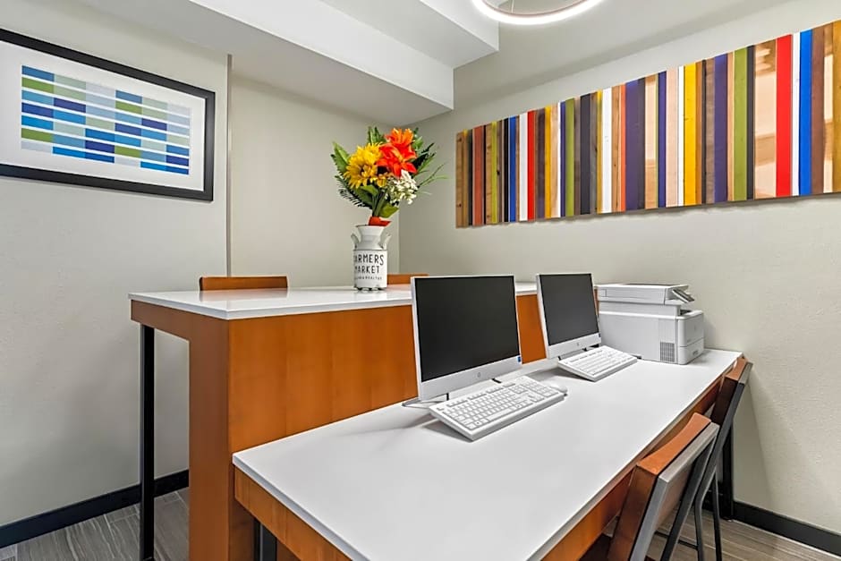 Holiday Inn Express Hotel and Suites Ada By IHG