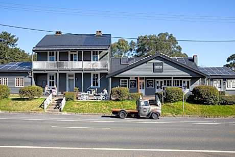 Robertson Public House and Kitchen