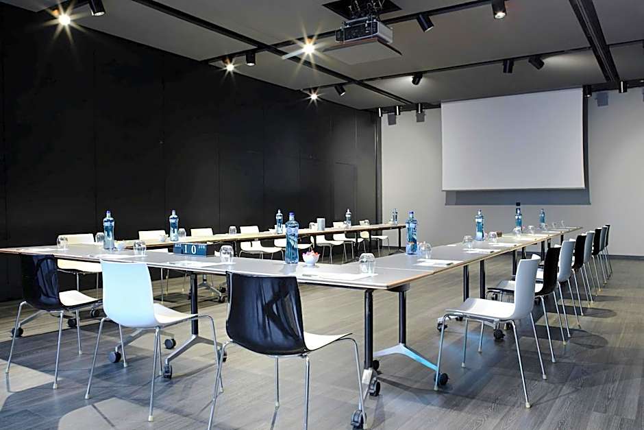 Renaissance by Marriott Barcelona Fira Hotel