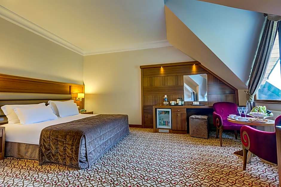 Buyuk Abant Hotel