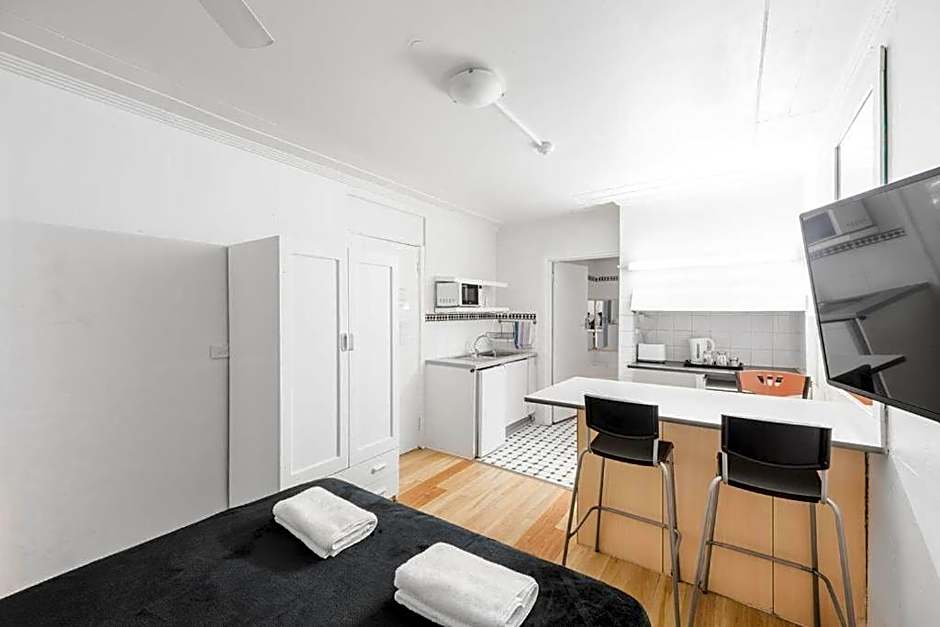 Manly Waves Studios & Apartments