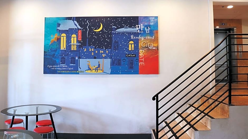 Hometel Suites