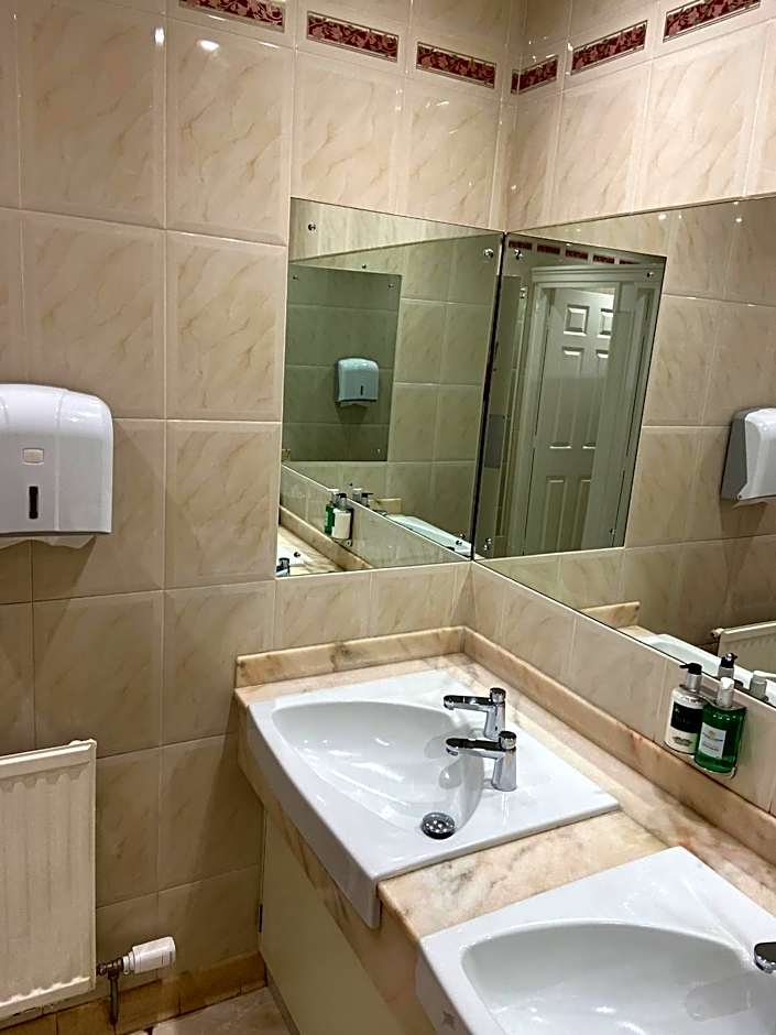 Loftsome Bridge Hotel