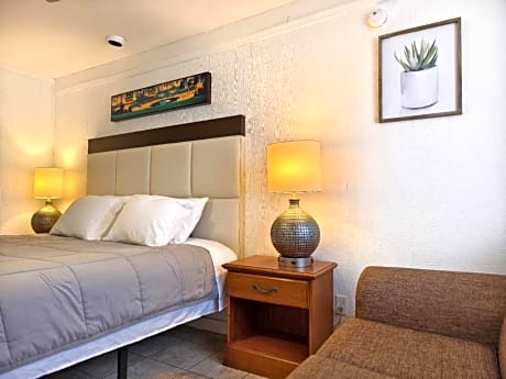 Lake Hudson Inn