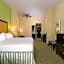 Holiday Inn Express and Suites Dickson City By IHG