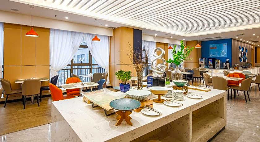 Holiday Inn Express Chongqing Guanyinqiao By IHG