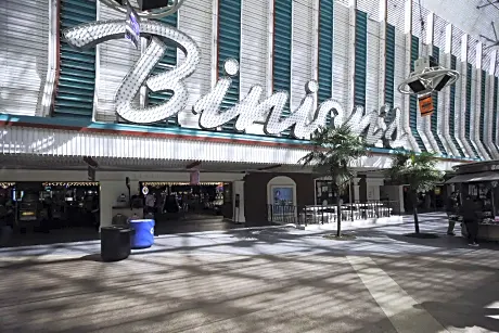 Hotel Apache at Binion's