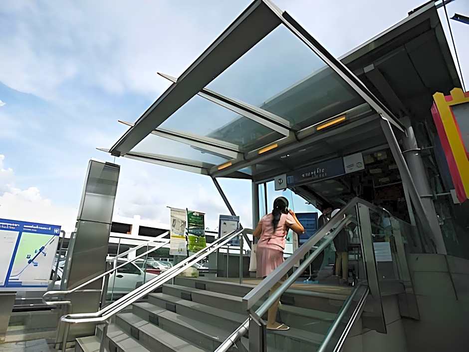 IMPACT - Challenger Muang Thong Thani Serviced Apartment