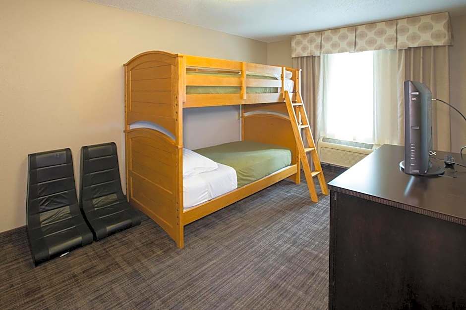 Photo 1 of 3 of Family Suite