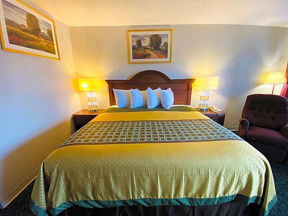 Harrisonville Inn & Suites