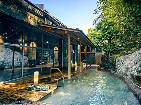 Ooedo Onsen Monogatari Premium Shirahama Gyoen