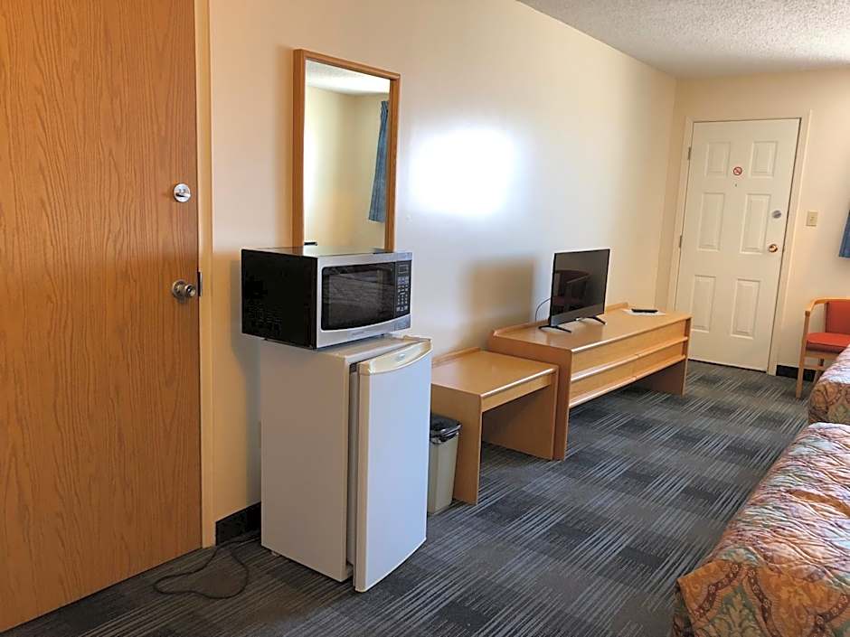 Agassiz Hotel and Restaurant - Under New Management